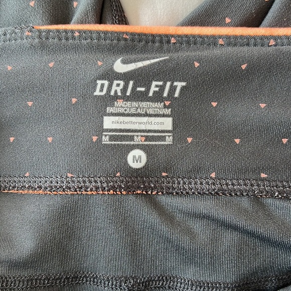 Women’s Nike Dri-Fit Leggings Size Medium - Picture 3 of 3